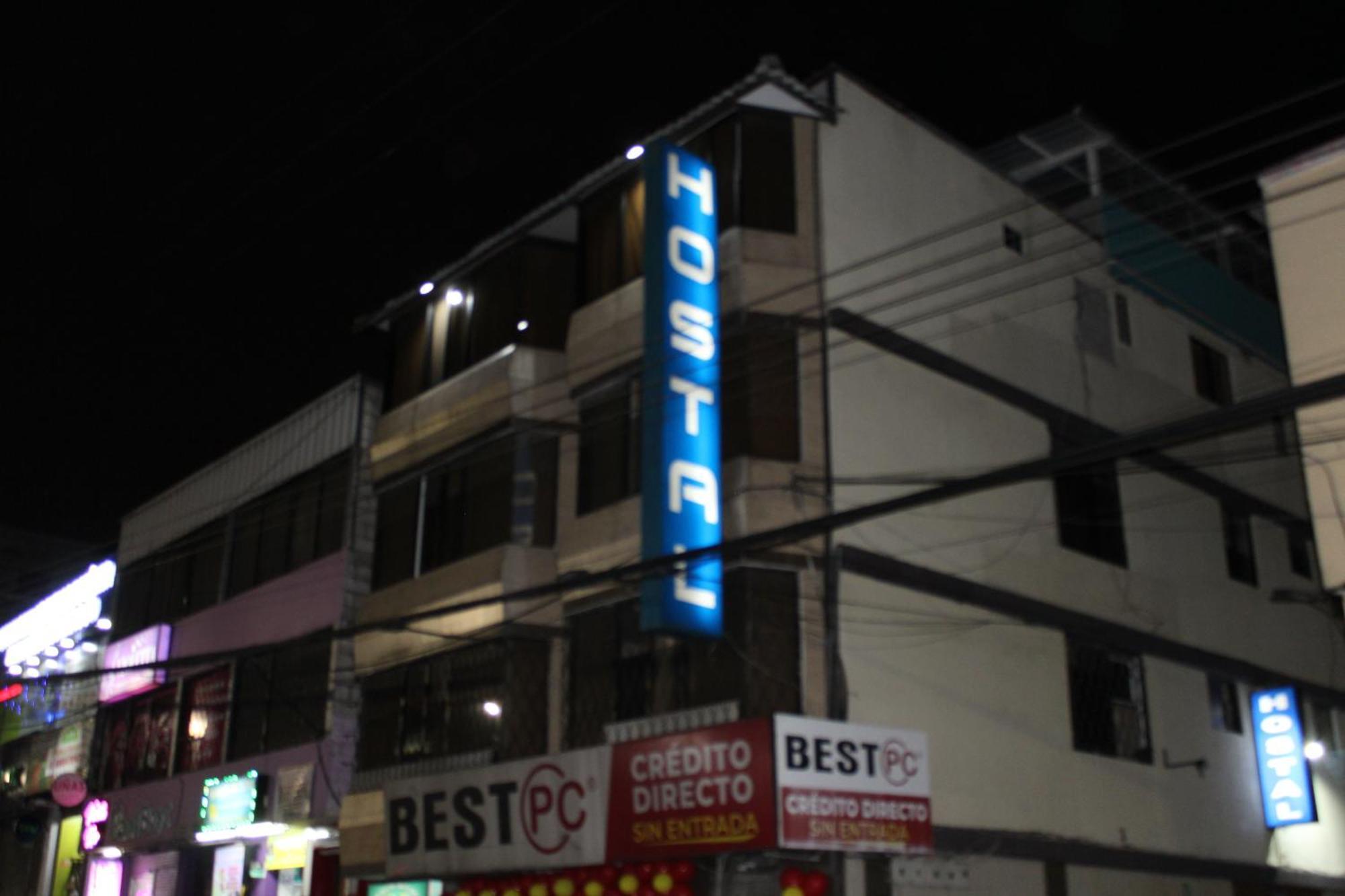 Julius Hostal, Desde Las 14 Horas Hasta 12 Del Mediodia Quito Eksteriør bilde