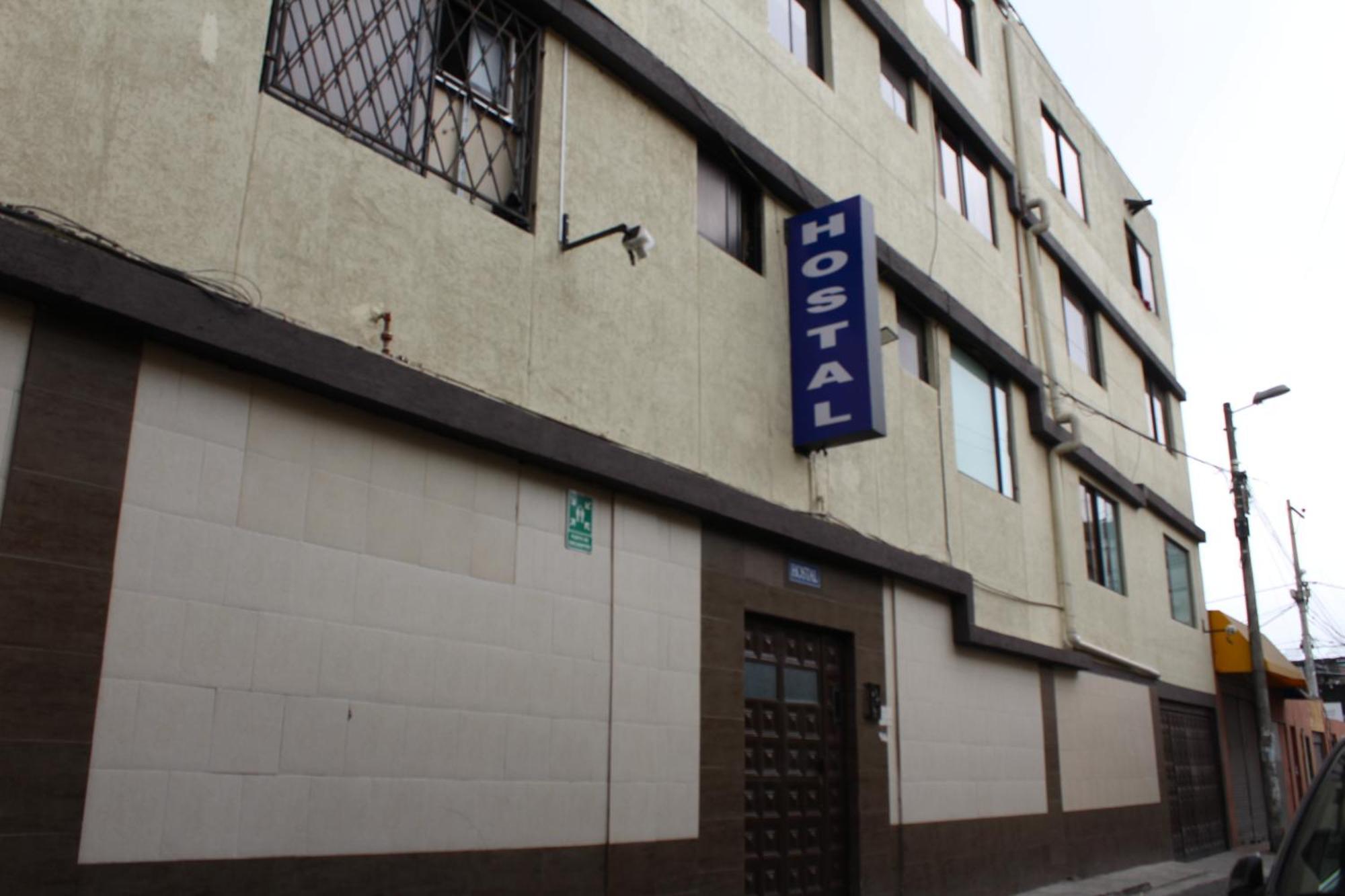 Julius Hostal, Desde Las 14 Horas Hasta 12 Del Mediodia Quito Eksteriør bilde